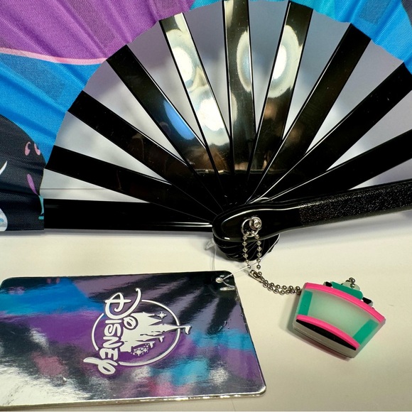 NWT. Disney Folding Fan - Hatbox Ghost - Haunted Mansion. Hatbox Ghost colorful - Picture 5 of 8